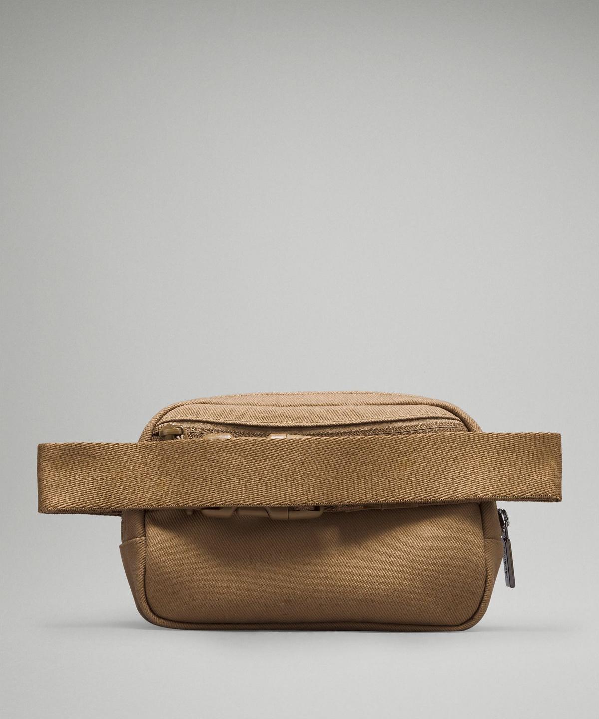 Beige Bag Lululemon Everywhere 1L Belt Bags | AU_LuLu46459