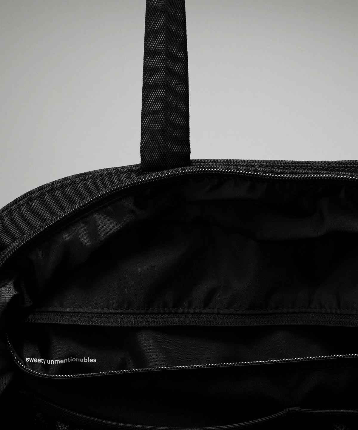 Black Bag Lululemon City Essentials 25L Duffle Bags | AU_LuLu44070