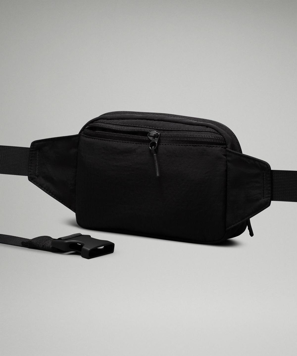 Black Bag Lululemon Everywhere 1L Belt Bags | AU_LuLu20975