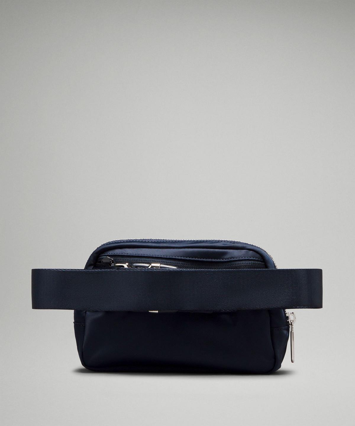 Navy Bag Lululemon Everywhere 1L Belt Bags | AU_LuLu24829