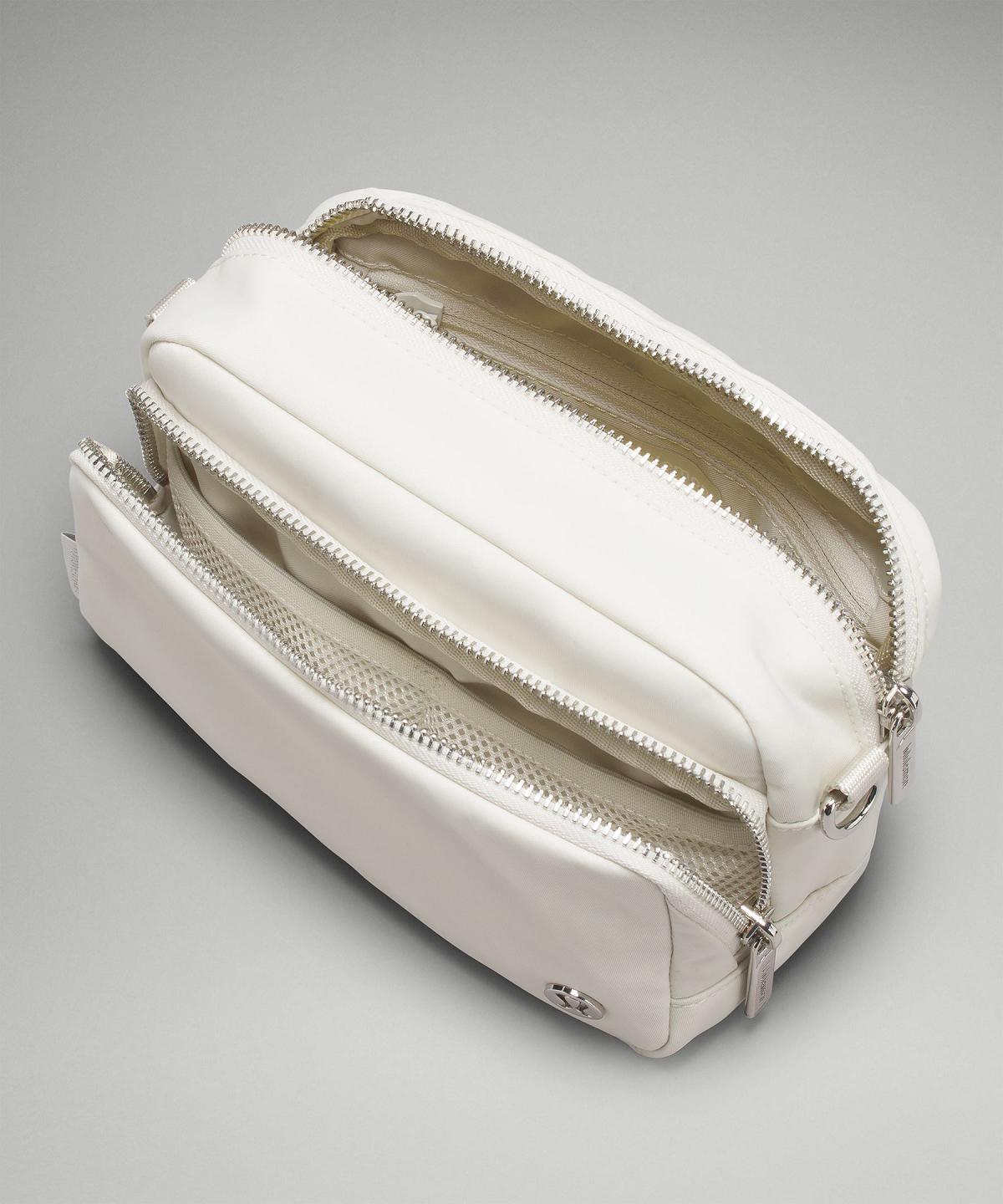 White Bag Lululemon Everywhere 2L Crossbody Bags | AU_LuLu44097